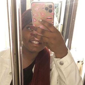 Meet your Posher, Leah